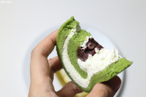 ลองชิม 7Fresh โรล ชาเขียวถั่วแดงครีมสด [7Fresh Green Tea Roll Cake with Red Bean Paste and Fresh Cream]